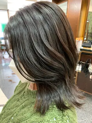 ミディアム 吉田 朱理のヘアスタイル