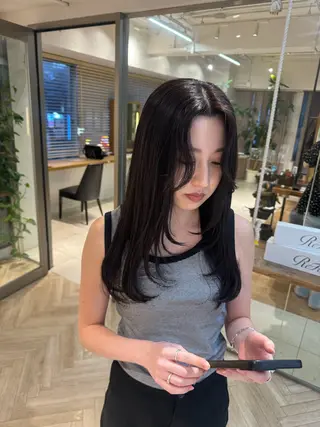 ロング 🍪ﾖｼｲﾊﾙﾈ🍪 ﾗﾍﾞﾝﾀﾞｰｶﾗｰのヘアスタイル