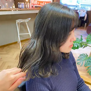 ミディアム カラー パーマ ヘアアレンジ メンズ キッズ ネイル マツエク・マツパ アイブロウ 前川 朋香のヘアスタイル