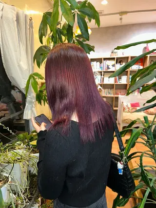 カラー MI KUのヘアスタイル