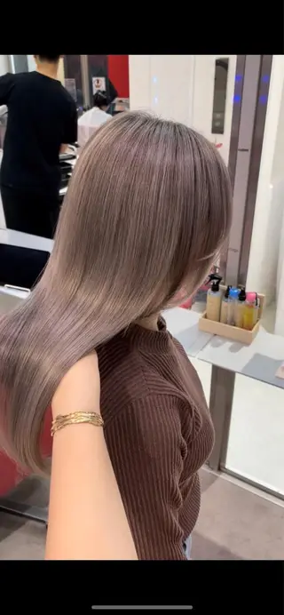 セミロング カラー Merlyosaka 早川未来のヘアスタイル