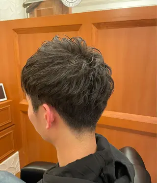 ショート パーマ メンズ 【24時まで営業✨】 吉本 成樹のヘアスタイル