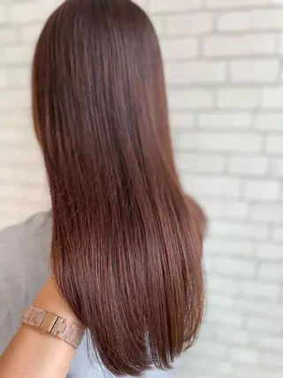 ミディアム カラー アートディレクター 尾内 友美のヘアスタイル