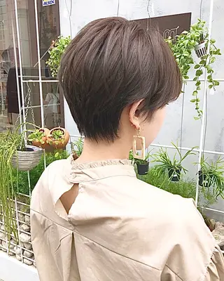 ショート 大島桃花 / 表参道 透明感カラーのヘアスタイル