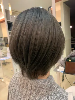 ショート カラー 田中 美有のヘアスタイル