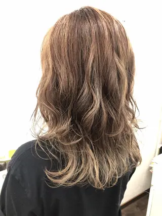 ロング カラー YAP！HAIR トコツメアヤノのヘアスタイル