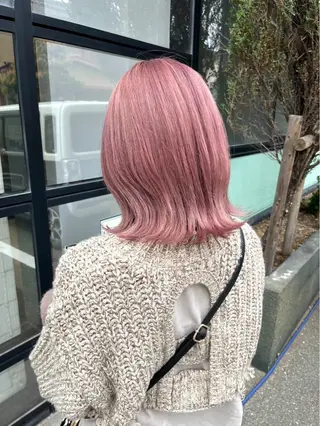 カラー momb 折戸結菜のヘアスタイル