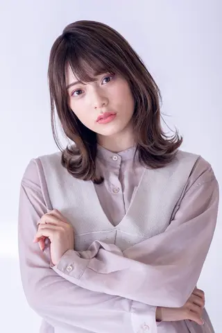 ミディアム 古谷 櫂和のヘアスタイル