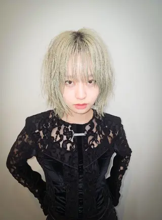 カラー ミディアム OMA　 カタギシのヘアスタイル