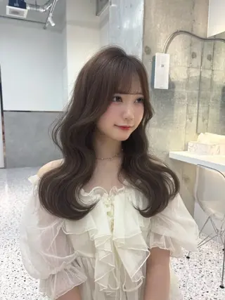 ロング カラー yui🎀ブリーチ なしベージュ／博多のヘアスタイル