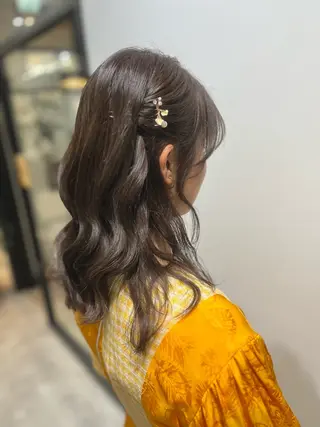 セミロング ヘアアレンジ 🫧ぷる艶カラー🫧 Yuubi🦩のヘアスタイル