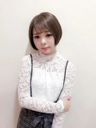 ショート カラー 岡本 智次のヘアスタイル