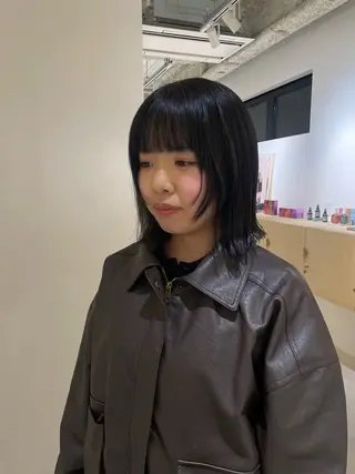 ミディアム DEEokazaki hina.Oのヘアスタイル