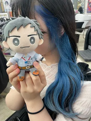 ロング カラー インナーカラー 推し ブリーチ  髪質改善のヘアスタイル