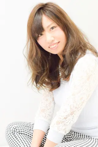 ロング パーマ 髪質改善× 白髪ぼかし溝江のヘアスタイル