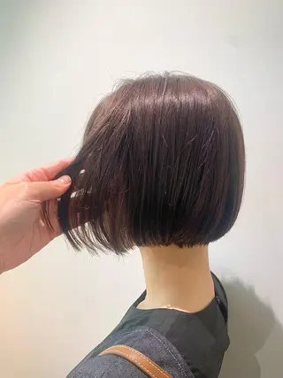 ショート カラー 髪と心を整える美容師 透明感カラー/ボブのヘアスタイル