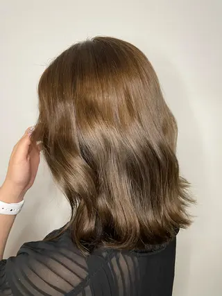 ミディアム カラー 大塚 友茉のヘアスタイル
