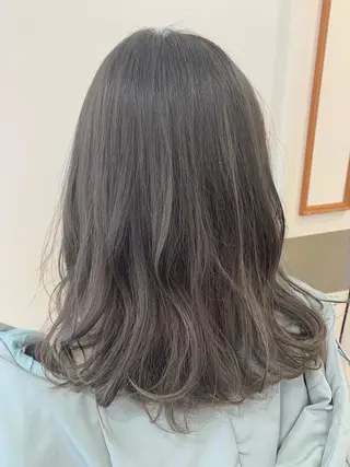 ミディアム カラー ぱつっとボブ/ 小野あかねのヘアスタイル