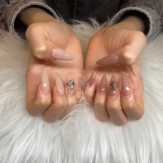 ネイル HANA 中初美のネイルデザイン