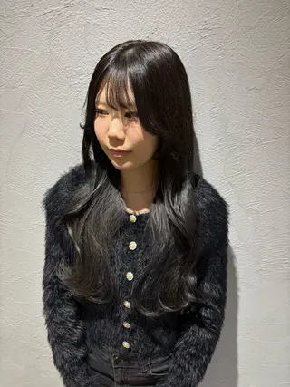 ロング Maki /透明感カラーのヘアスタイル