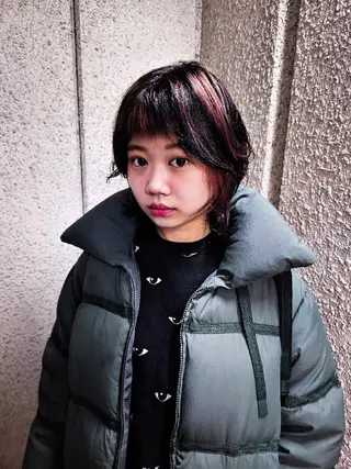 ミディアム カラー OMA　 カタギシのヘアスタイル