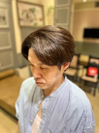 カラー メンズ 多賀 亮真のヘアスタイル