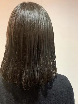 ミディアム カラー 蓮見  友里のヘアスタイル