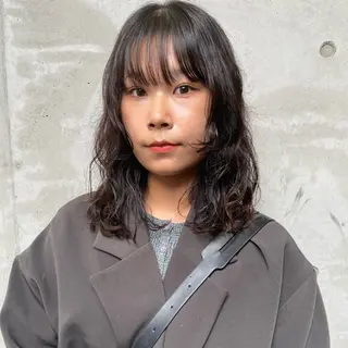 ミディアム カラー パーマ ホリケ アオイのヘアスタイル