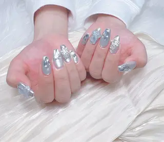 ネイル uu ネイルサロン関内🌼のネイルデザイン