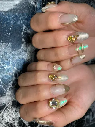 ミディアム ネイル ✴︎ Delightのネイルデザイン