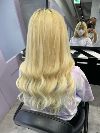 ミディアム Cielro/ダブル カラー/西田咲希のヘアスタイル