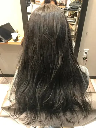 ロング 緑川 瑞穂のヘアスタイル