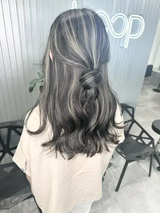 セミロング カラー LOOP hairのヘアスタイル