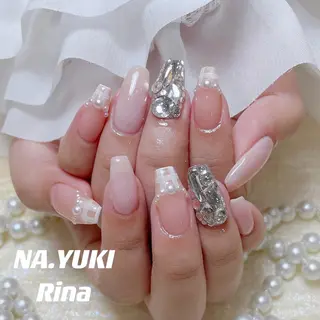 ネイル 🦋 Queenieのネイルデザイン