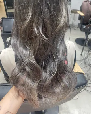 セミロング 暖色カラー🍊 ボブ🌿顔周りcutのヘアスタイル