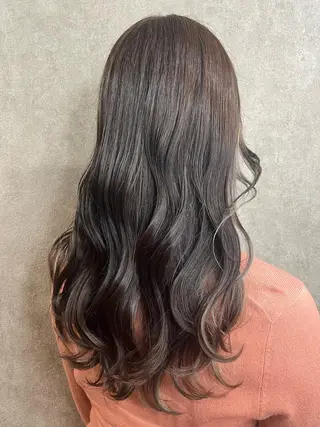 ロング カラー 山口 詩織のヘアスタイル