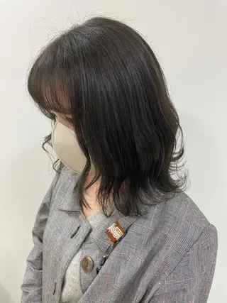 ミディアム カラー 顔まわりカット✄ ベージュカラー🧸のヘアスタイル