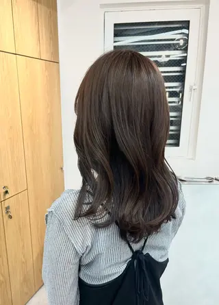 カラー 碓氷 梨乃のヘアスタイル