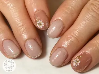 ネイル BLANCHE Nailのネイルデザイン