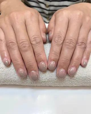 ネイル 宮崎 柊色のネイルデザイン