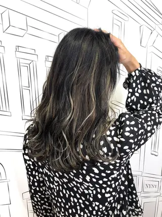 ロング カラー TOMOKA 艶髪/透明感カラーのヘアスタイル