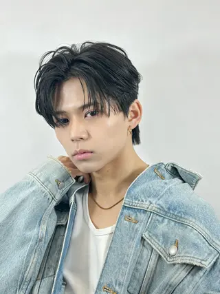 ショート メンズ ✨️センターパート/ 曲がる縮毛矯正✨️のヘアスタイル