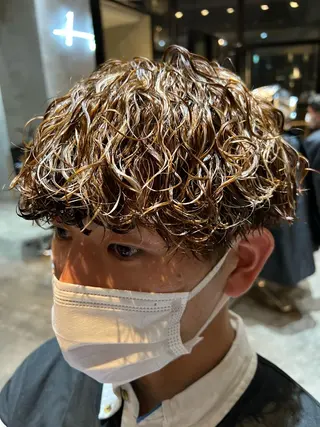 ショート パーマ メンズ 波巻きスパイラルパー マ/シャドウパーマ駿のヘアスタイル