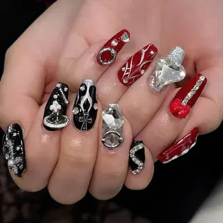 ネイル Queens テイのネイルデザイン