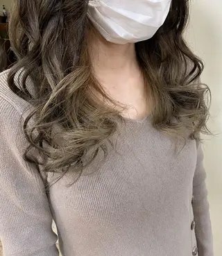 カラー SALOWIN栄 高須大貴のヘアスタイル