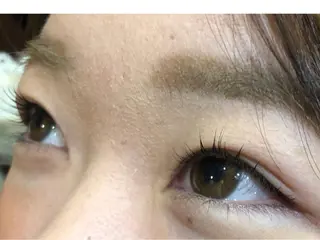 マツエク・マツパ 下村 真穂の眉毛・アイブロウイメージ