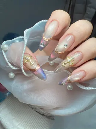 bijou nails 蓮のネイルデザイン