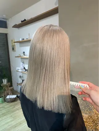カラー 石江 奈琉のヘアスタイル