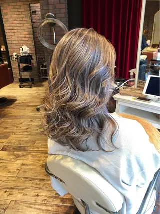 ミディアム カラー れい🫧 ハイトーン特化のヘアスタイル