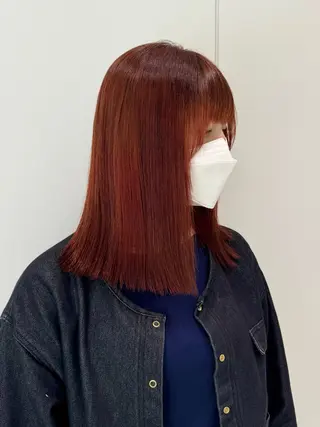 ミディアム ブリーチカラー/ブロ ンドレイヤーカットのヘアスタイル